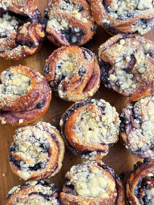 WILD BLUEBERRIES LEMON BUN